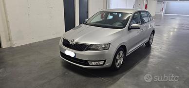 auto skoda rapid