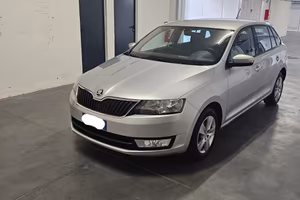 auto skoda rapid