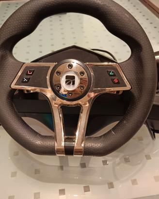 Volante con  pedaliera