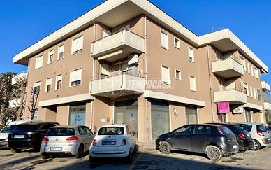 Quadrilocale con Balcone, Cantina e Garage a Rubie