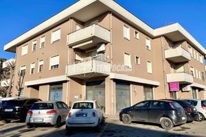 Quadrilocale con Balcone, Cantina e Garage a Rubie