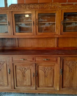 Credenza antica