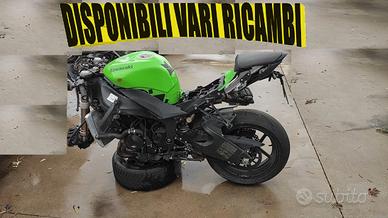 KAWASAKI NINJA 600 ZX-6R ANNO 2011 x RICAMBI