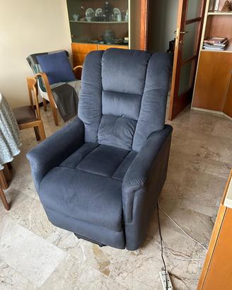 Poltrona elettrica per anziani