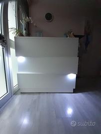 bancone centro estetico/ salone