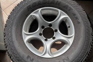 set cerchi e gomme Toyota land  cruiser 2002