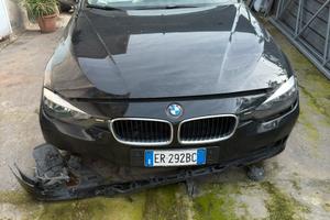 Bmw 316 d danneggiata