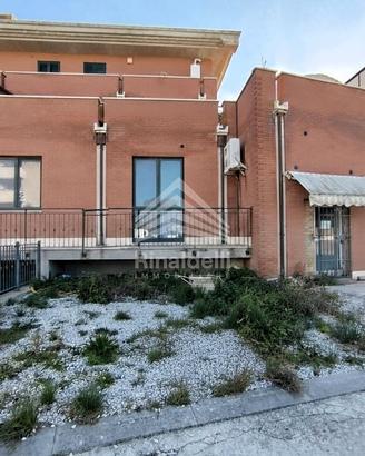 Ingresso indipendente e giardino