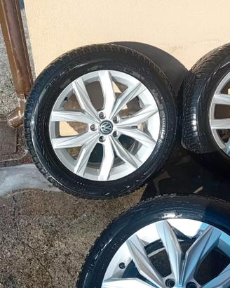  cerchi lega originali volsvagen Tiguan e gomme 