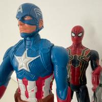 4 action figures dei supereroi Marvel