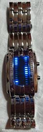 Orologio LED Futuristico Binario – Acciaio, Funzio