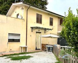 Casa con giardino Pietrasanta