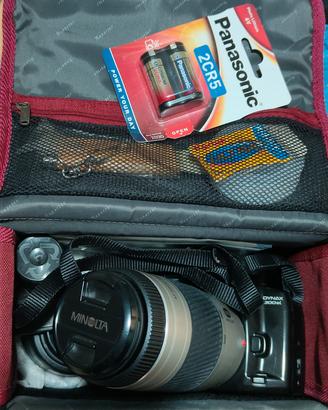 Minolta Dynax 300sj con teleobiettivo 