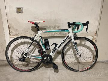 Bicicletta da corsa bianchi