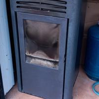 Stufa a pellet 3 anni. 7,5kw