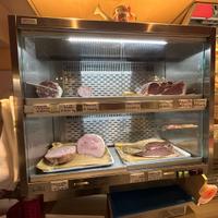 Vetrina refrigerata salumi