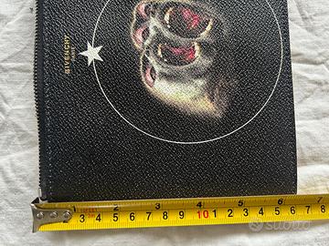 Pochette givenchy