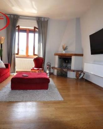 Appartamento di 113 m² con 4 locali e box auto a L