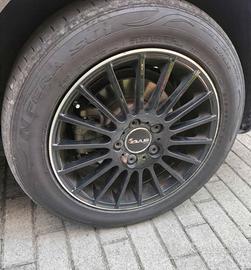 4 pneumatici con cerchi in lega 205/55 R16