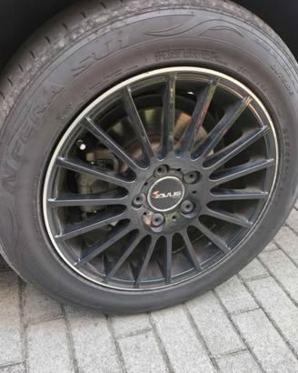 4 pneumatici con cerchi in lega 205/55 R16