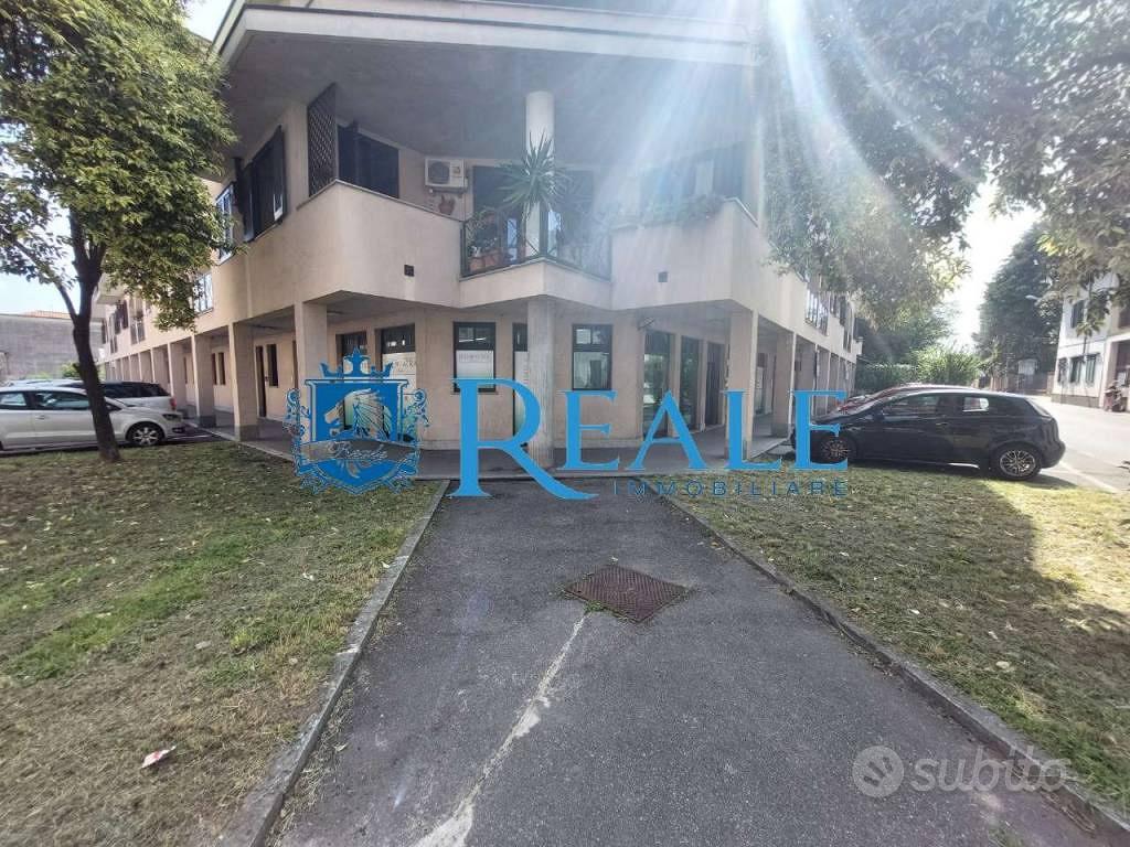 Immobile di 410 m² con 4 locali a Vittuone - Vista 4