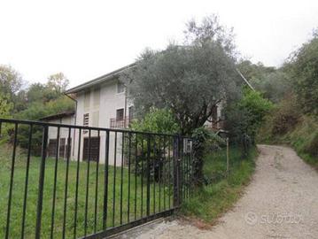 Immobile in asta di 212 m² con più di 5 locali e b
