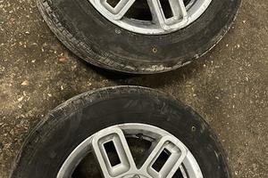 2 cerchi in lega ford con gomme 195/60/15 nuove