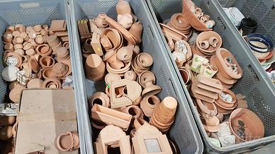 Vasetti di cotto e contenitori in ceramica