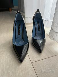 Décolleté nere in vernice – Albano