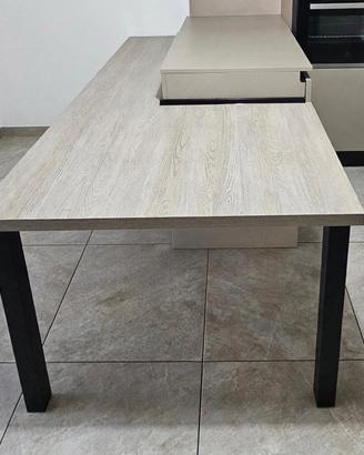 Tavolo per penisola + gambe quadrate + staffe