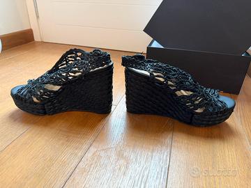 Zeppe in raffia, macramè nere. Paloma Barcelo 39