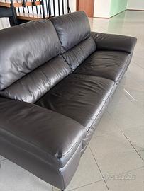 Divano in pelle usato come nuovo