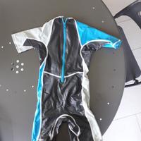 muta piscina bimbo 6 anni