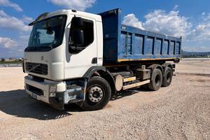Volvo FE320 con impianto scarrabile