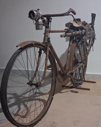 bicicletta antica contadino