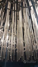 lampadario in acciaio con pendenti in vetro