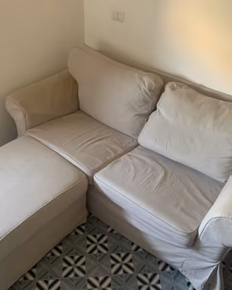 IKEA EKTORP 2 posti beige + pouf – buon prezzo