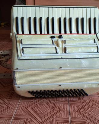Fisarmonica 72 bassi 34 tasti