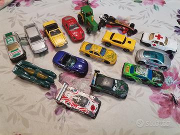 15 modellini Majorette Hotwheels Tomica Maisto mix