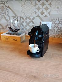 Macchina caffè Nespresso Inissia Nera 