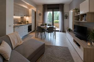 Ampio Bilocale con balcone e box auto