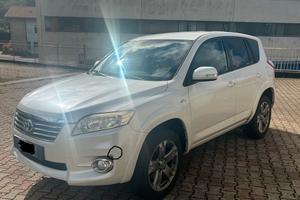 Toyota Rav 4 2.2 DCAT crossover