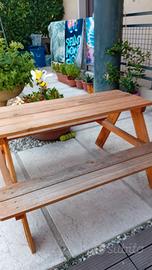 Tavolino in legno da bambini