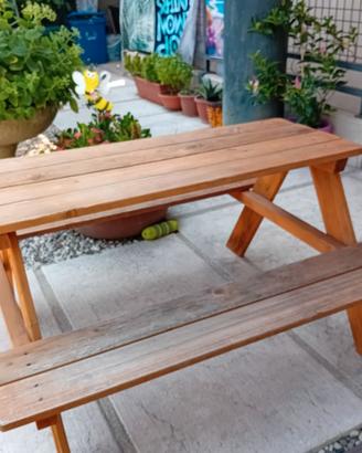 Tavolino in legno da bambini