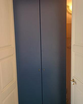Cameretta con armadio e gruppo letto 