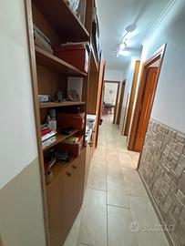 Libreria con specchio