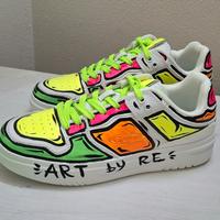 Scarpe dipinte a mano