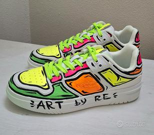 Scarpe dipinte a mano