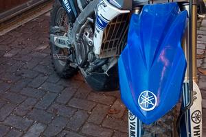 moto enduro WR 250 F