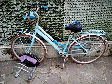 bicicletta  con cambio 6 velocita . 
